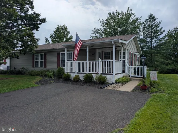 9 Azalea Ct, New Hope, PA 18938