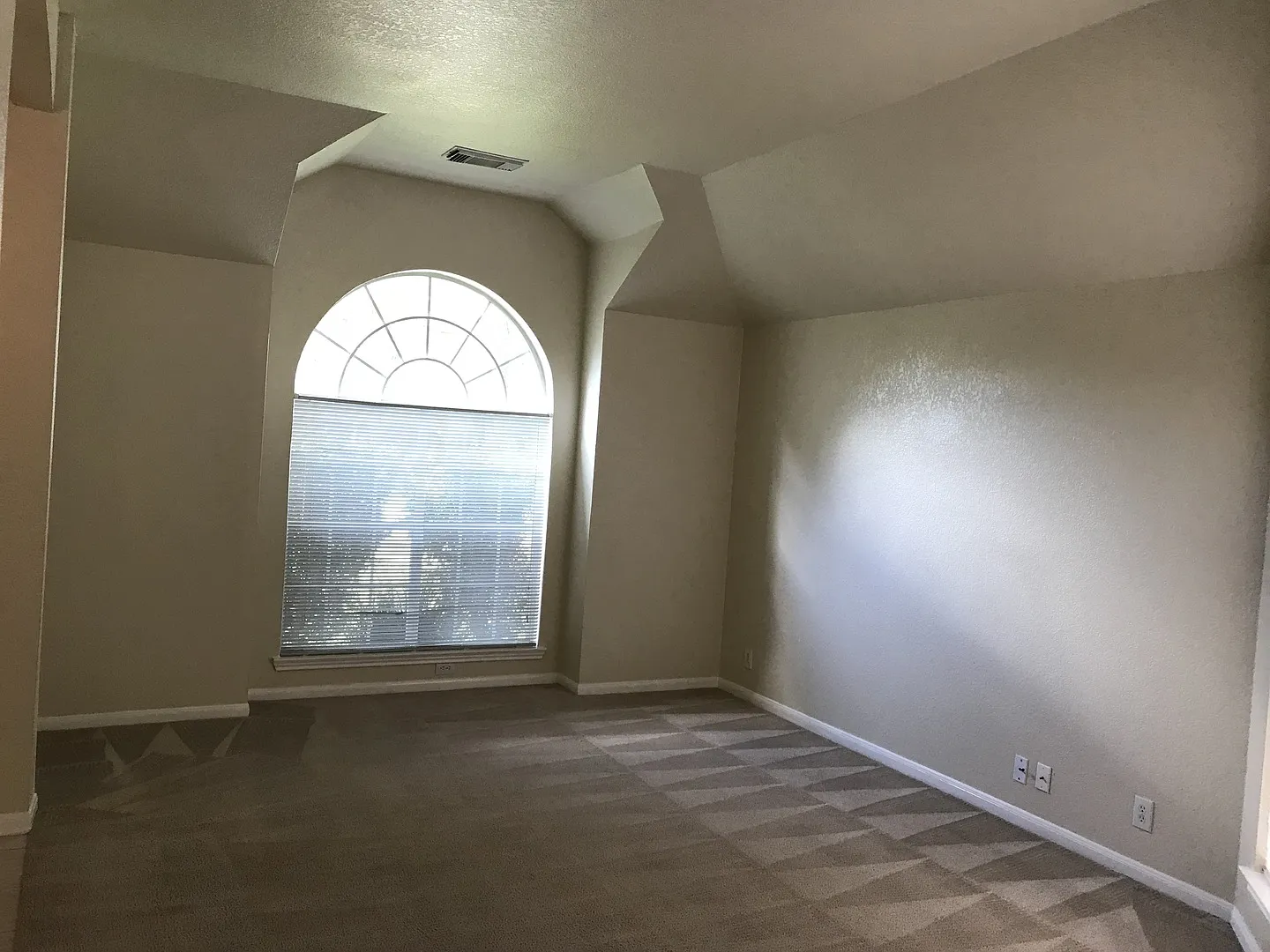 Welcome home to 2520 Crested Heights! — Photo 3