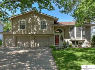 9418 Ames Ave, Omaha, NE 68134