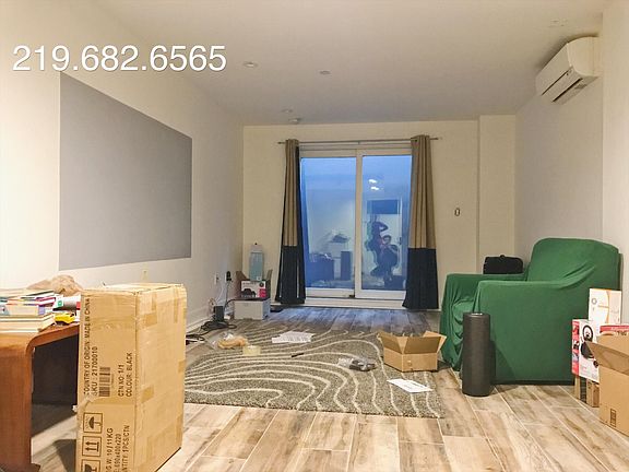 2nd image of 10 Lexington Ave APT 01I