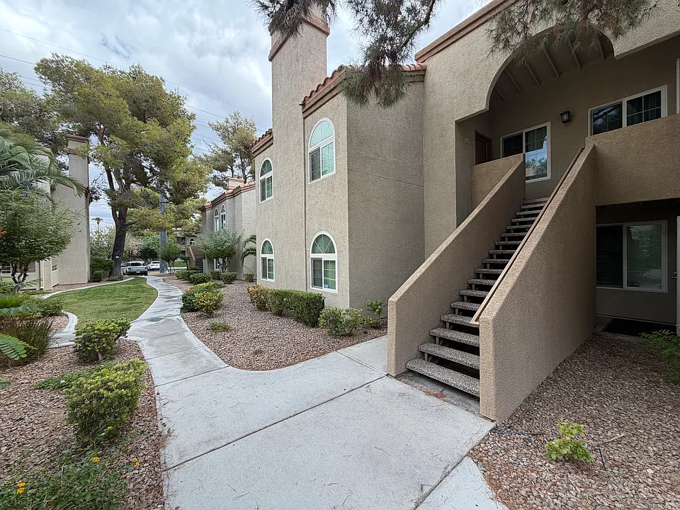 3145 E Flamingo Rd #2129