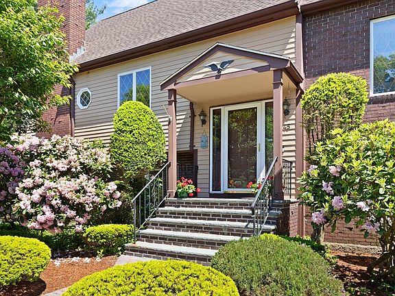 2nd image of 45 Anthony Ln