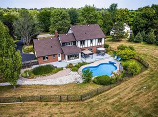 22 Weneil Dr, Flamborough, ON L8B 0Z6