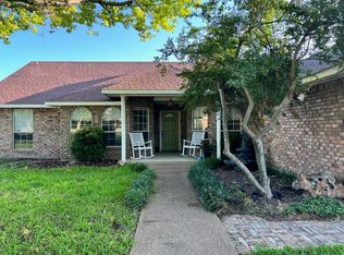 903 W Barnes Ave, Comanche, TX 76442