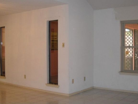 3rd image of 1212 Bluebird Ave