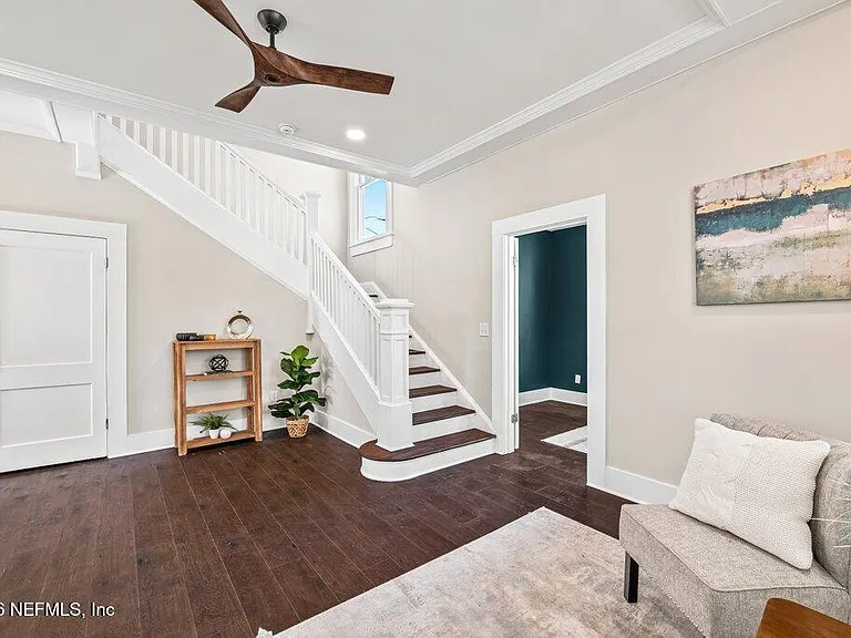 2843 Oak St — Photo 38