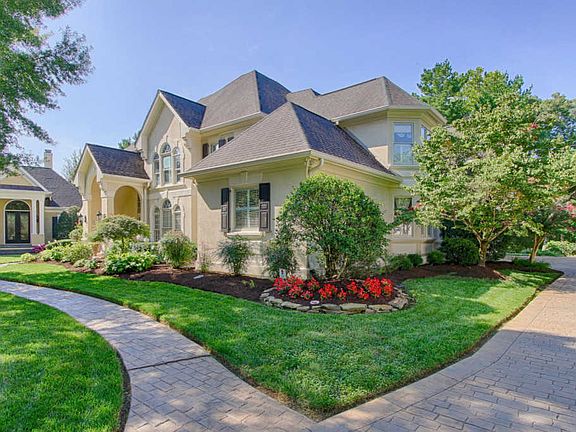 2nd image of 305 Heathermoor Dr
