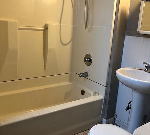 5th image of 129 Union St #1W