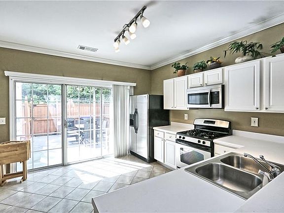 2nd image of 261 Devonshire Dr #H