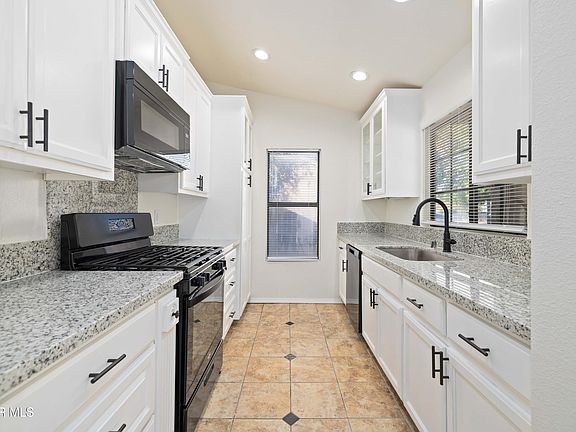 3rd image of 1416 W Avenue H8