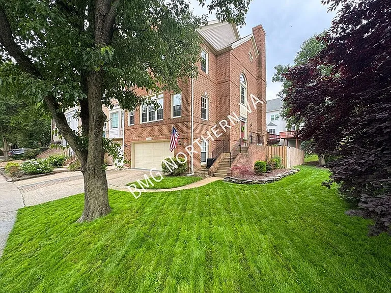 6600 Dunwich Way — Photo 2
