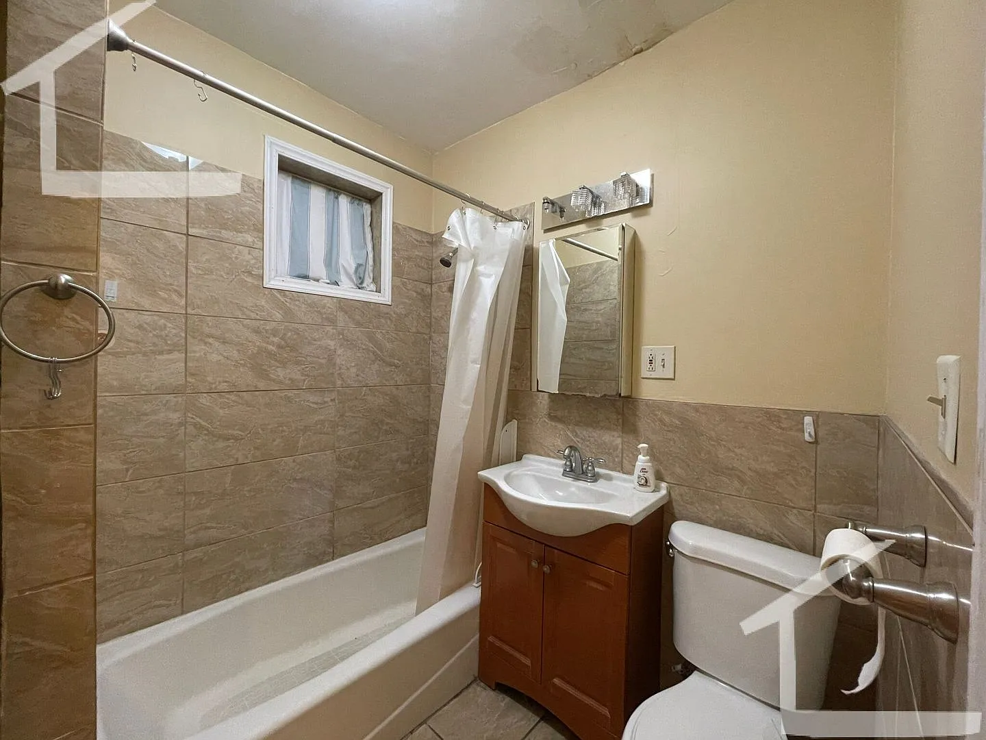 No Brokers Fee, 7 Rooms Apartment, Convenient Allston Location Heat, Hot Water Included, Eat-in K... — Photo 4