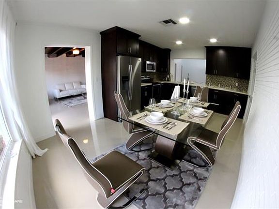 4th image of 251 SE 11th St #0