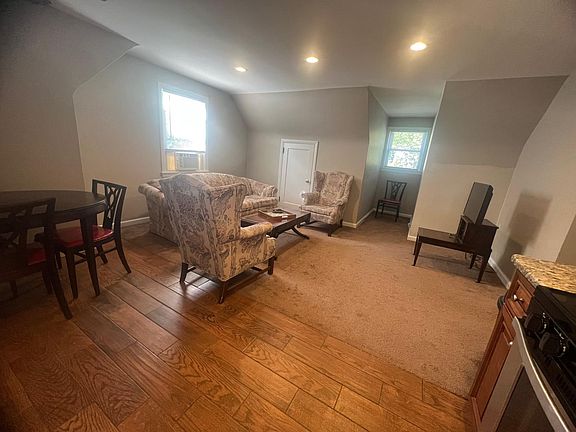 5th image of 241 David Hooper Pl