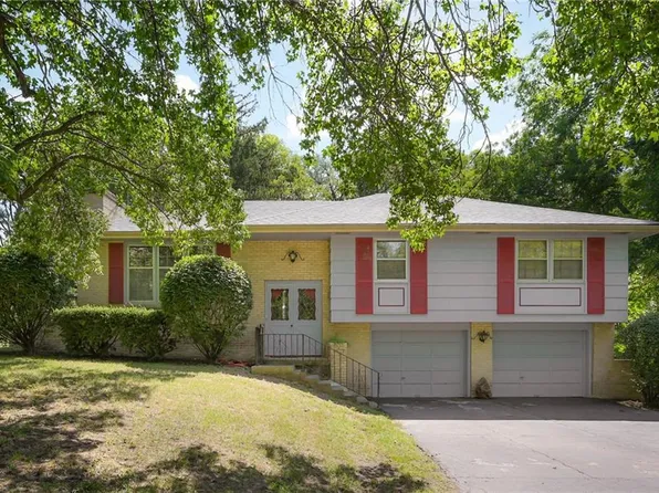 2007 NW Chipman Rd, Lees Summit, MO 64081