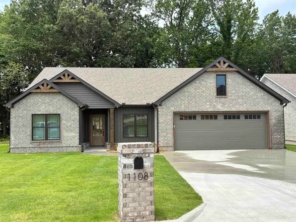 1108 Summit Ridge Dr, Paragould, AR 72450