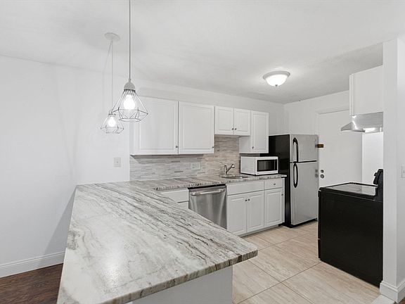 4th image of 1000 Governors Dr APT 4