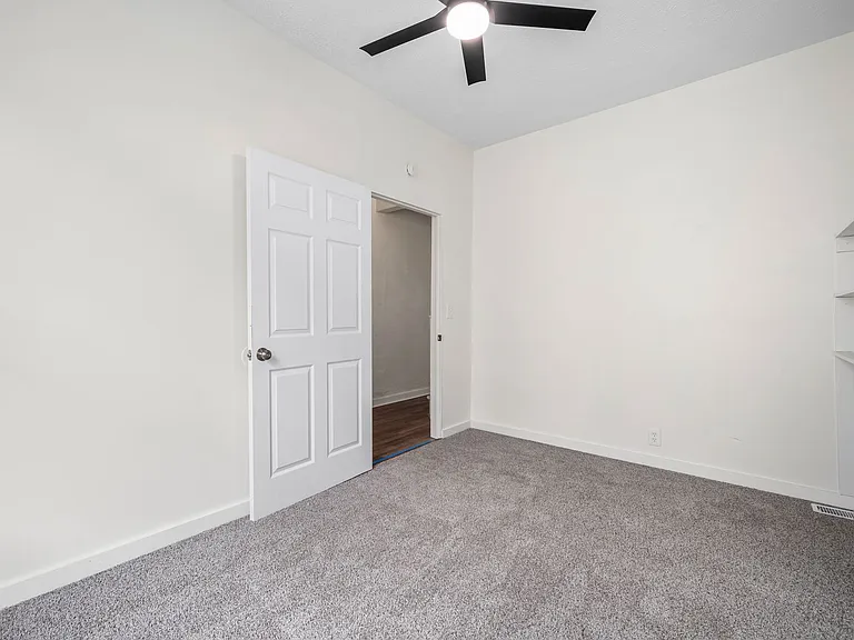 12 Edith Pl — Photo 3