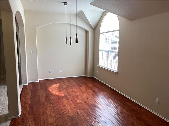 4th image of 9000 Garden Grove Dr
