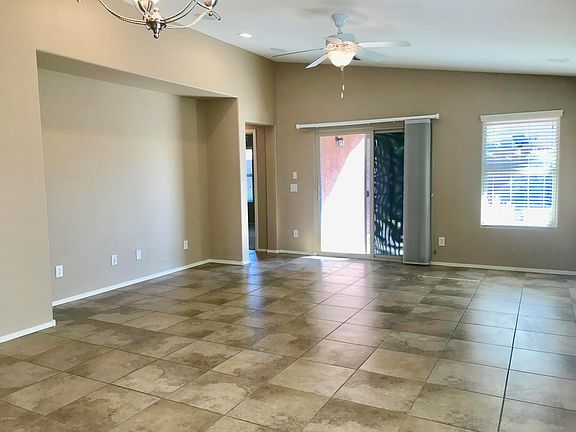 4th image of 7853 S Peppertree Dr