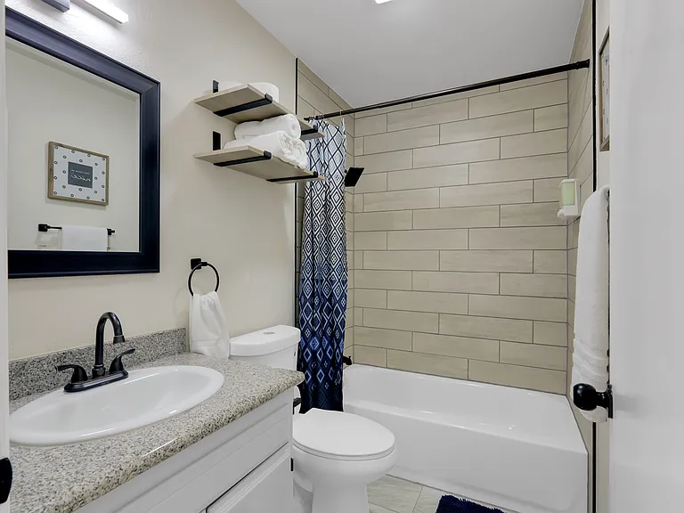 1104 F St #2 — Photo 7