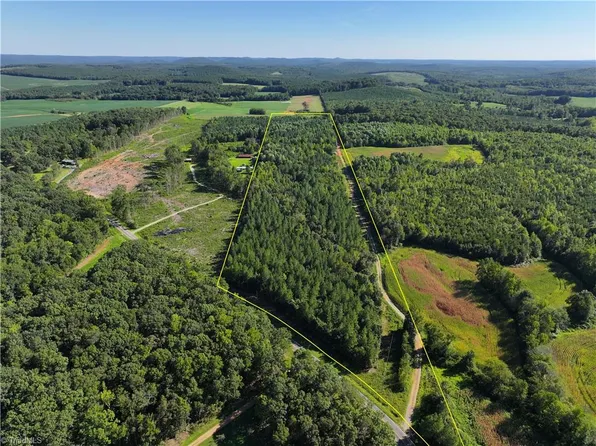 8077 Volunteer Rescue Rd, Denton, NC 27239