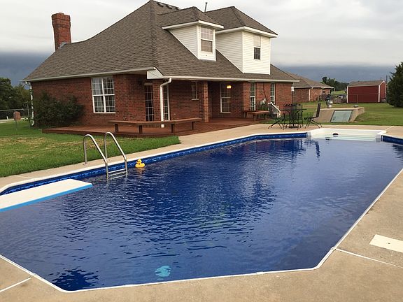 3rd image of 6 Northwood Dr