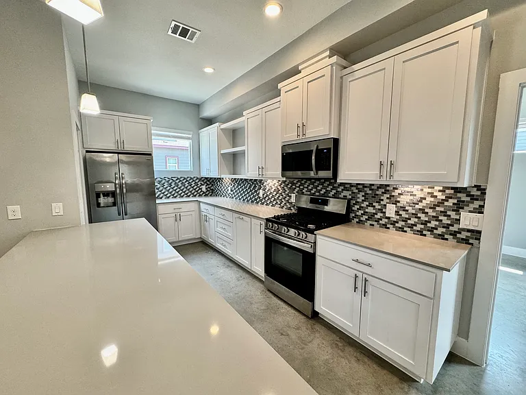 6911 Meador Ave — Photo 8