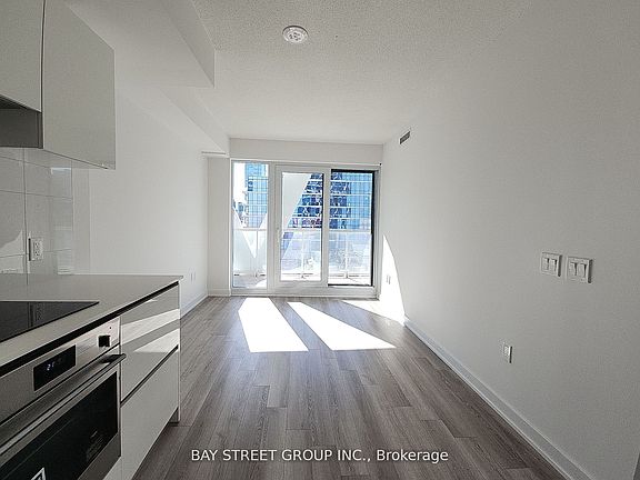3rd image of 230 Simcoe St #1915