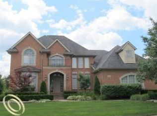 48303 Binghampton Dr, Northville, MI