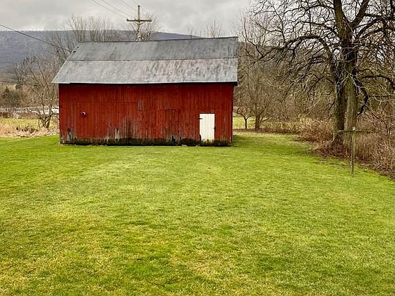 5th image of 134 Lumber St