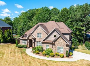 233 42nd Avenue Dr NW, Hickory, NC 28601