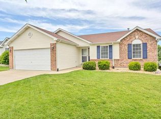 824 Homerun Dr, O'Fallon, MO 63366