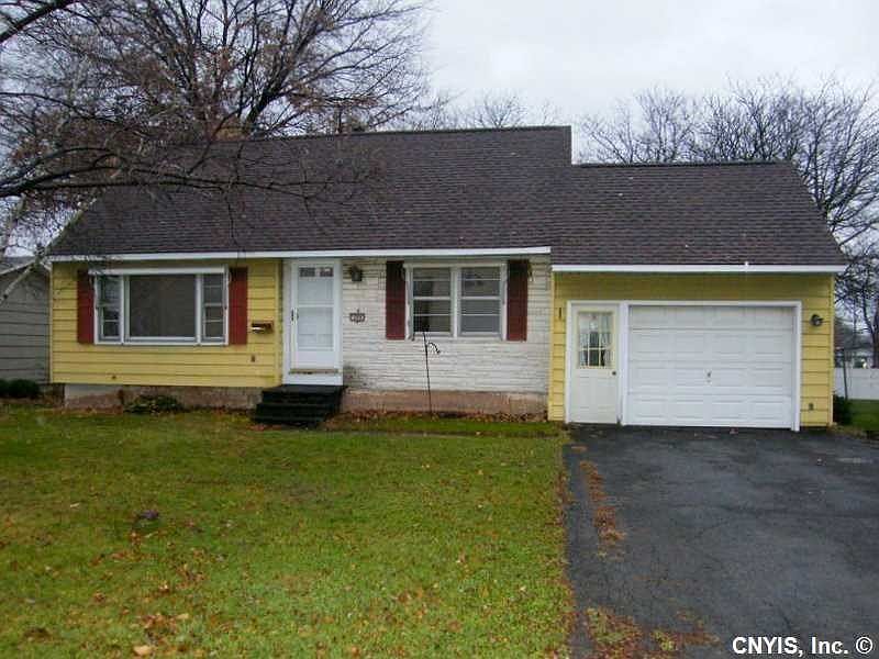 1st image of 104 Primrose Ln