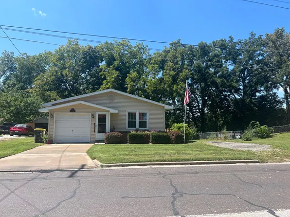 1011 11th St, Boonville, MO 65233