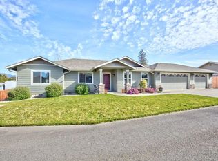 239 SW Jamee Kay Ln, Grants Pass, OR 97527