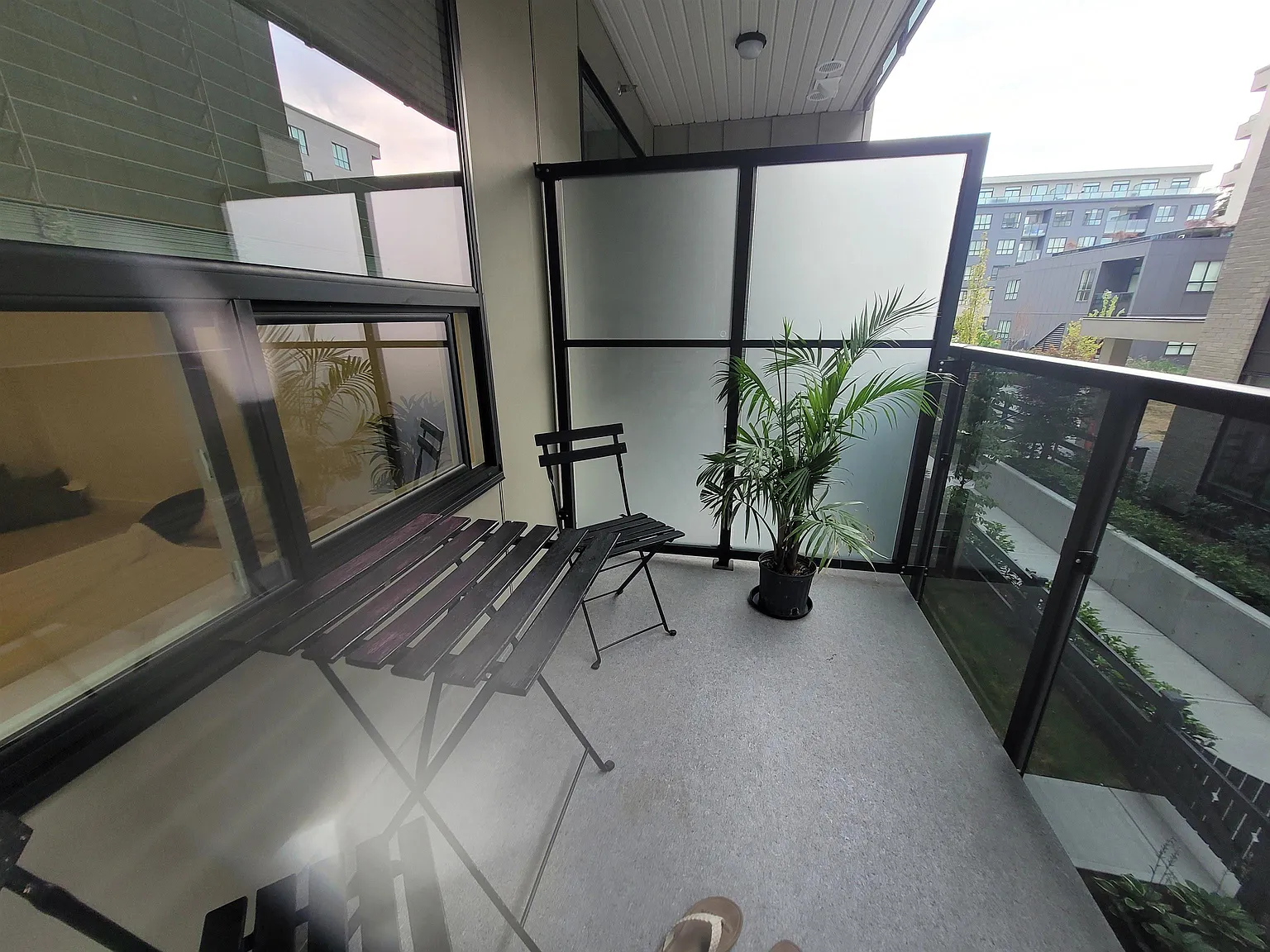 2 bed, 620 sqft, $2,100 — Photo 1