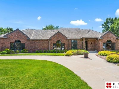 733 N 157th Cir, Omaha, NE, 68118