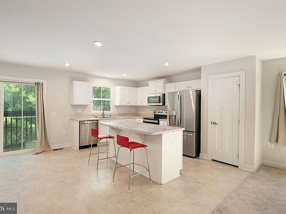 4th image of 7106 Bagpipe Ln