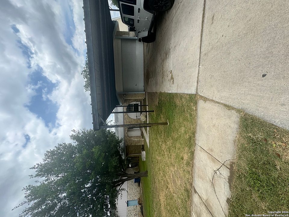1st image of 1210 TIDELAND ST