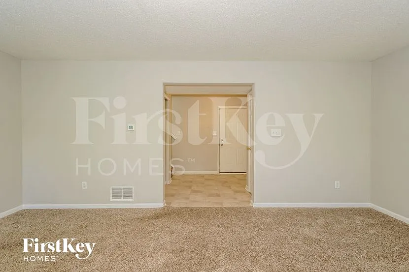 3 bed, 2.5 bath, 1440 sqft, $1,915 — Photo 3
