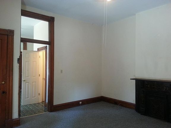 4th image of 2205 Wheeler St #1