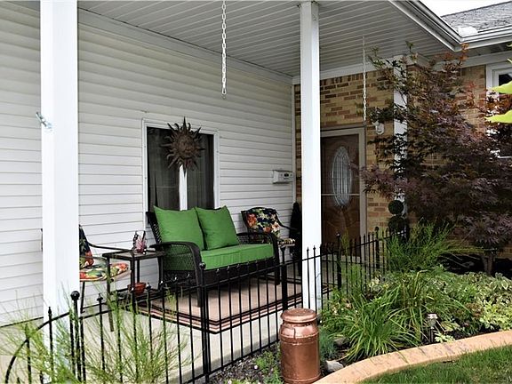 5th image of 3 Wintergreen Pl