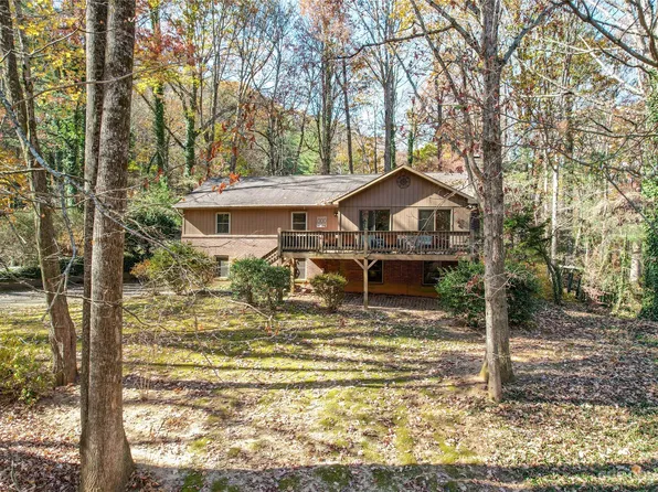 225 Stonebrook Dr, Hendersonville, NC 28791