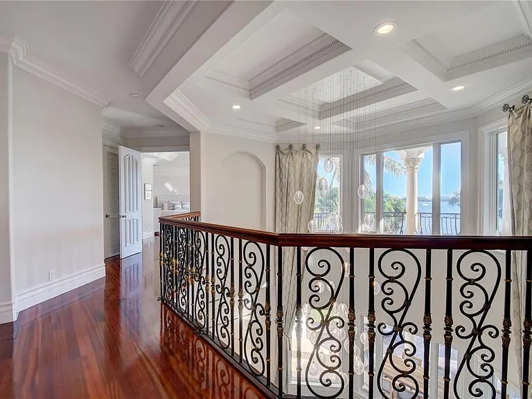 1320 S Lakeside Dr — Photo 23