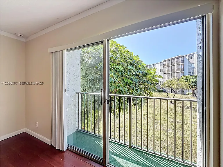 8740 N Sherman Cir #206 — Photo 4