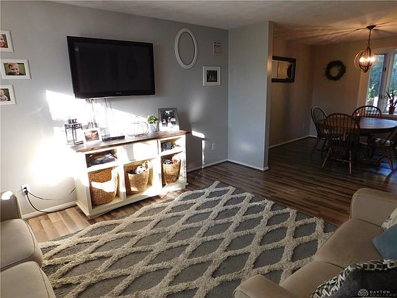 3rd image of 4828 Willow Mist Dr