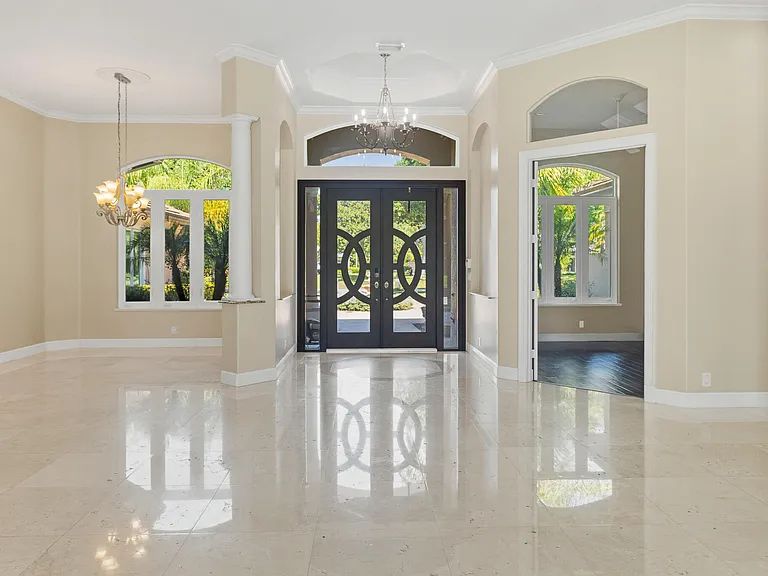 8480 Man O War Rd — Photo 5