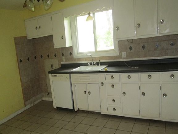 4th image of 4323 Derome Dr