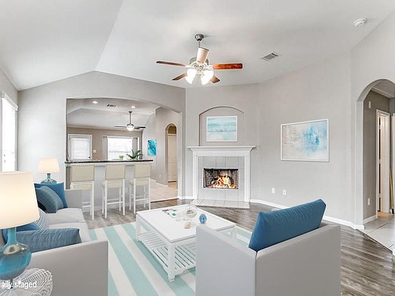 4th image of 202 Gulf Winds Dr